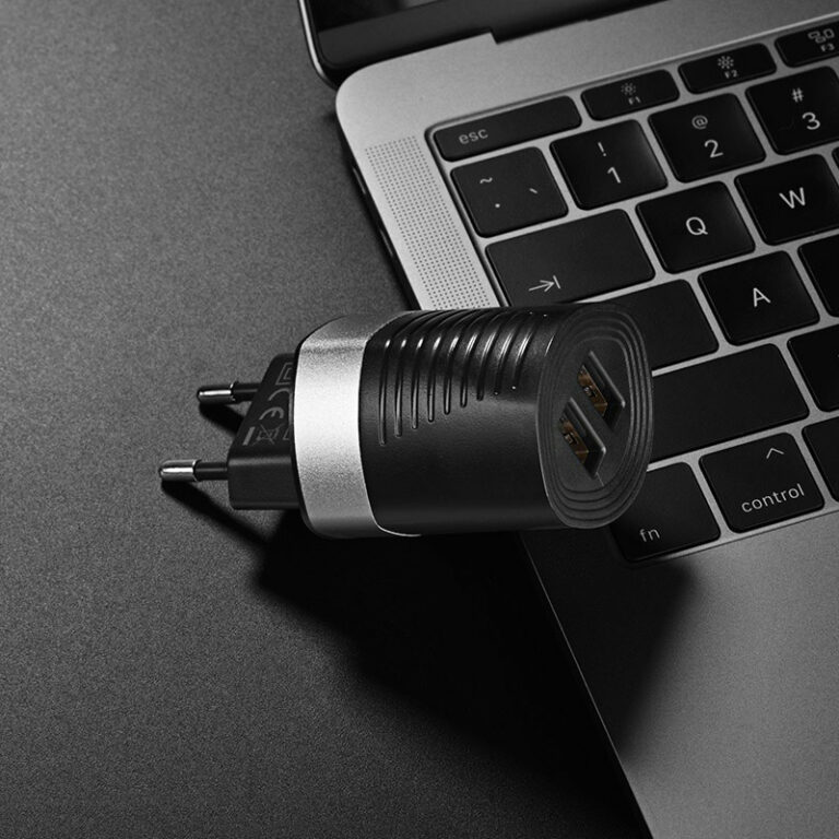 Treqa Dual USB Port Wall Plug 3.1A CH-620 - Image 2